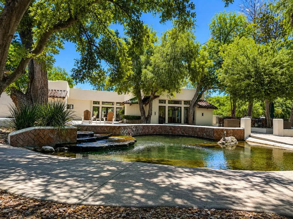 Koi Ponds & Courtyard